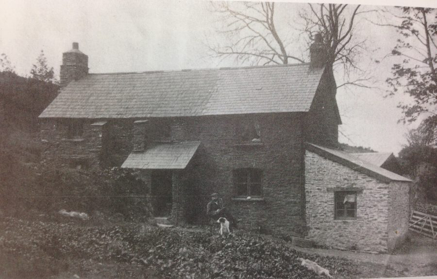And old black and white photo of Hoaroak Cottage